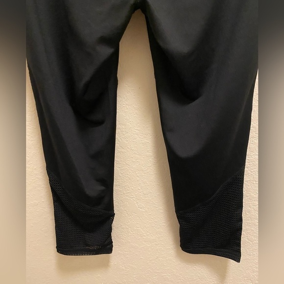 Z by Zella Perforated Black Leggings - Picture 5 of 7